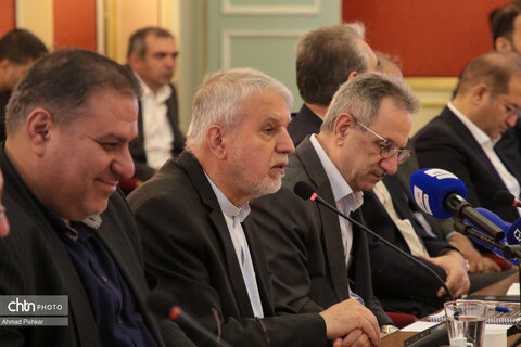 نشست وزیر میراث‌فرهنگی با اعضای کمیسیون صنایع و معادن مجلس شورای اسلامی