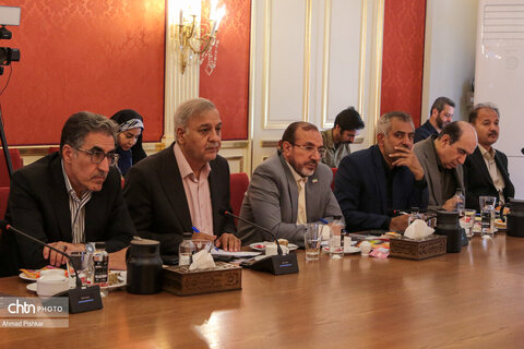 نشست وزیر میراث‌فرهنگی با اعضای کمیسیون صنایع و معادن مجلس شورای اسلامی