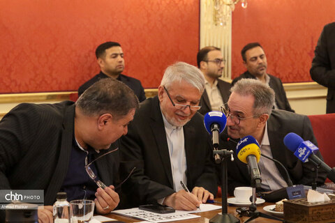 نشست وزیر میراث‌فرهنگی با اعضای کمیسیون صنایع و معادن مجلس شورای اسلامی