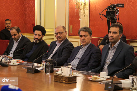 نشست وزیر میراث‌فرهنگی با اعضای کمیسیون صنایع و معادن مجلس شورای اسلامی