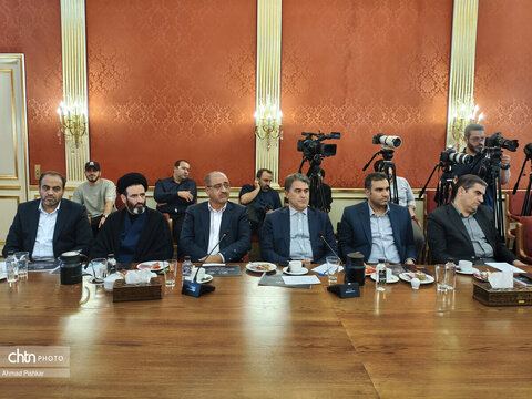 نشست وزیر میراث‌فرهنگی با اعضای کمیسیون صنایع و معادن مجلس شورای اسلامی