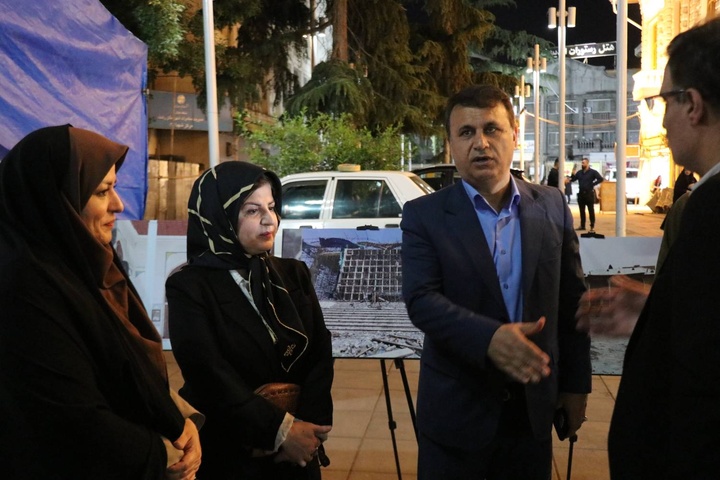 نمایشگاه ایستاده در غبار گیلان