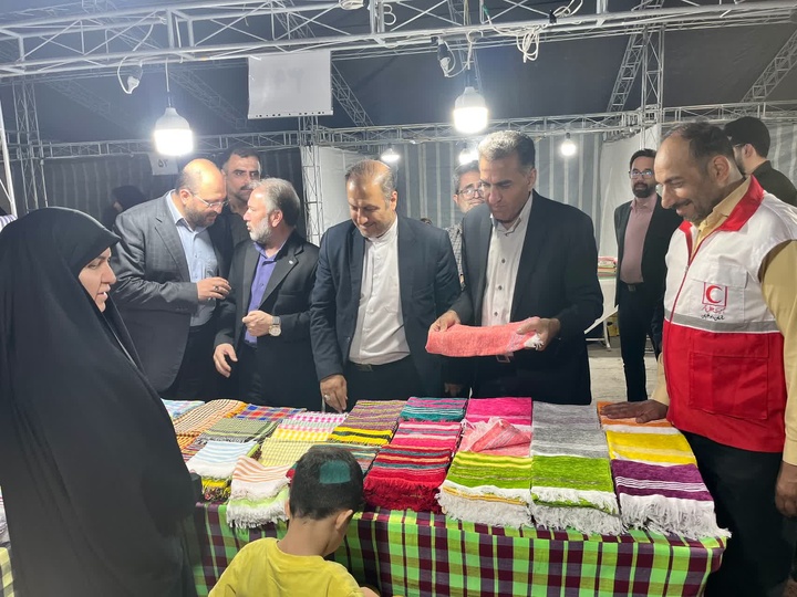 حضور هنرمندان سمنان در نمایشگاه «هزار میدان، هزار بازار» با ۵ غرفه صنایع‌دستی