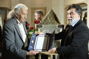 هشت نسل در سایه هندسه و هنر؛ رونمایی از کتیبه نفیس خاتم و تجلیل از خاندان گلریز خاتمی در هفته صنایع‌دستی فارس
