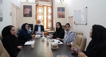 تقویت نیروی انسانی متخصص در حوزه گردشگری همدان/ برگزاری دوره‌های بازآموزی برای راهنمایان گردشگری استان