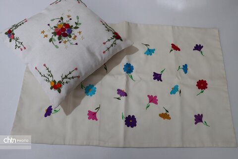 هنر سنتی سوزندوزی  شهرستان کاشمر