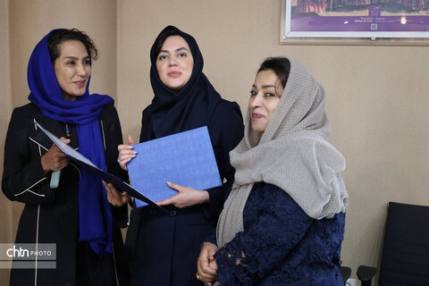 تجلیل از پیشکسوتان هنرمندان صنایع دستی