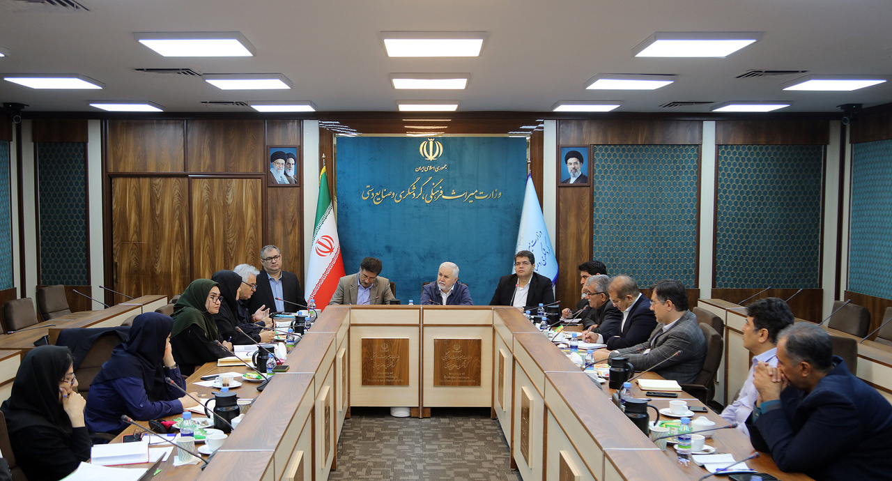 بررسی پروژههای مرمتی کردستان و اصفهان/ ردپای جنگ در مرمتها حفظ میشود