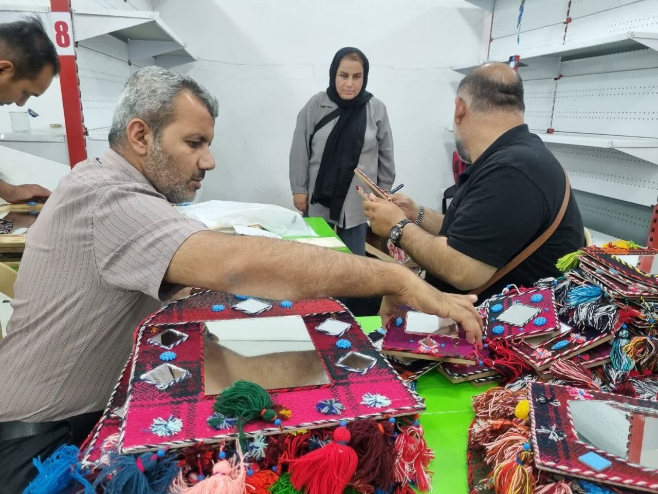 استقبال تجار بین‌المللی از صنایع‌دستی ایلام در صویره عراق/ سفارش عمده محصولات سه غرفه نمایشگاه