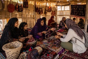 زنان و دختران دَرَک؛ پیشگامان پایداری اقتصادی در روستا