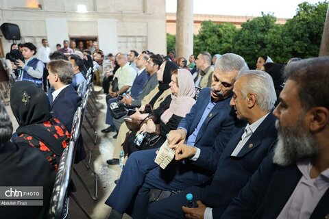 تجلیل از نسلی در سایه هندسه و هنر