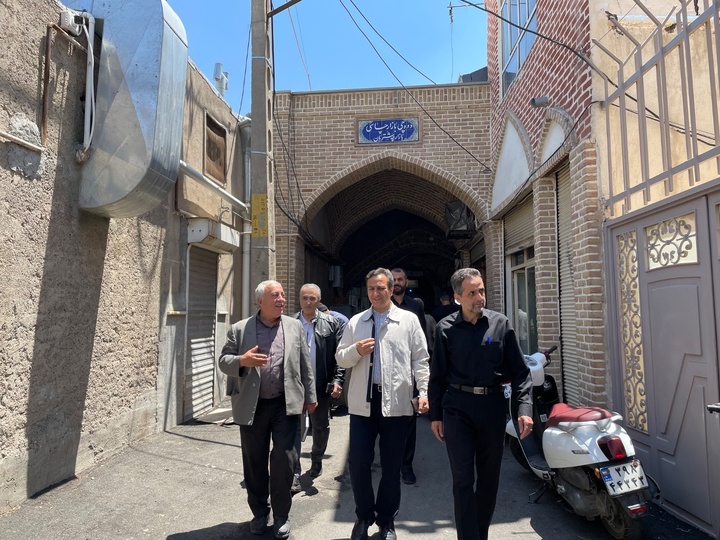 بازدید مدیرکل میراث‌فرهنگی آذربایجان‌شرقی از بازار جهانی تبریز/ مرمت سقف‌ها و ساماندهی فضاهای تاریخی در دستور کار قرار گرفت/ نظارت بر ضوابط میراث جهانی با جدیت ادامه دارد
