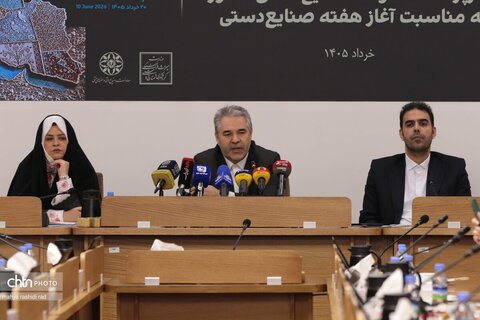 هدف‌گذاری یک میلیون فعال صنایع‌دستی، آغاز فصل جدید اقتصاد فرهنگ در ایران است/ هوشمندسازی خدمات و توسعه بازار، دو اولویت راهبردی صنایع‌دستی کشور است/ جامعه صنایع‌دستی در جنگ رمضان ۵ شهید تقدیم کرد؛ ۱۲۲ کارگاه نیز در حوادث اخیر آسیب دید