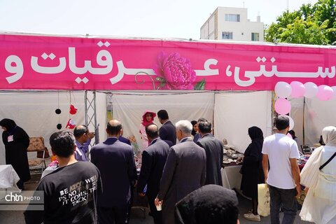 جشنواره گلاب‌گیری خوی