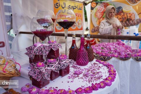 جشنواره گلاب‌گیری خوی