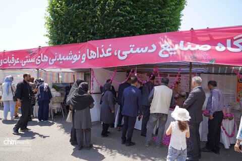 جشنواره گلاب‌گیری خوی