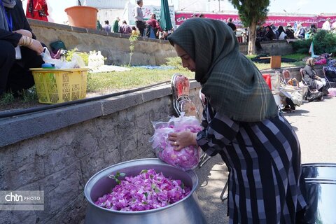 جشنواره گلاب‌گیری خوی