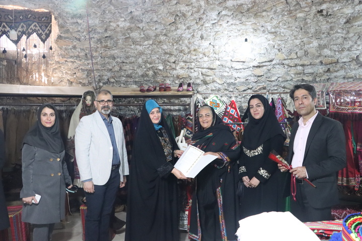 سفر مدیرکل آموزش و ترویج صنایع‌دستی به سمنان/ از بازدید میدانی تا تجلیل از هنرمندان شاخص استان