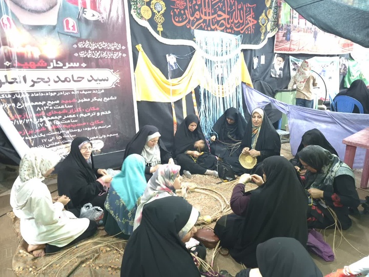 آموزش رایگان صنایع‌دستی به مناسبت هفته صنایع‌دستی در تجمعات خیابانی مردم برازجان