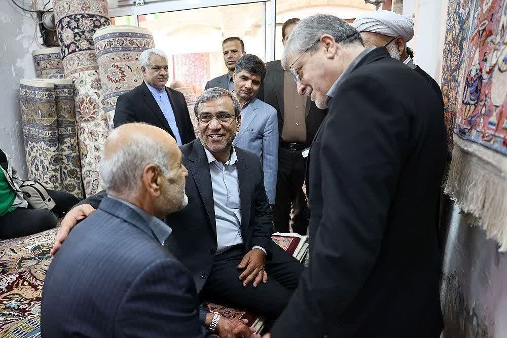 فرش و صنایع‌دستی بخشی از هویت و فرهنگ ماست/ تملک و بازسازی کلیسای انجیلی مشهد