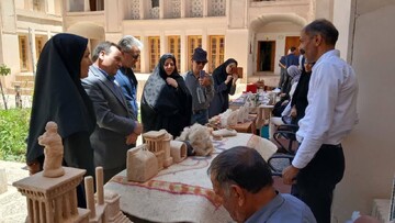 افتتاح نمایشگاه صنایع دستی در خانه تاریخی صولت ابرکوه