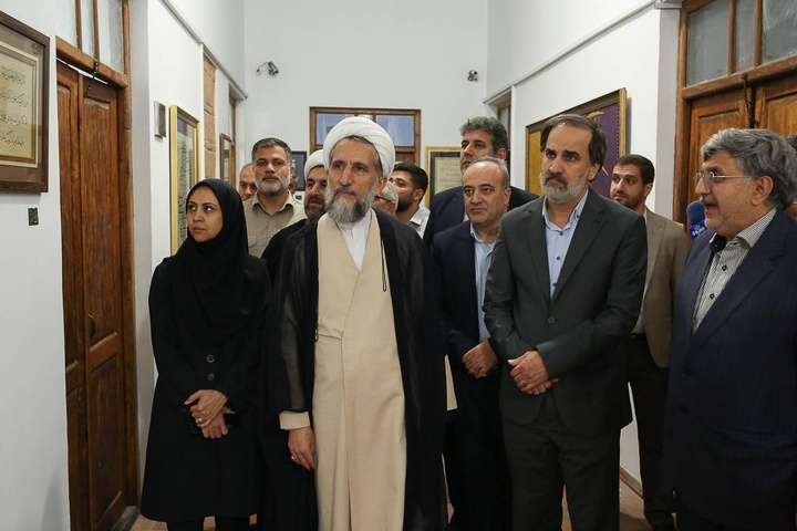 از آیات نور تا کلمات عشق / افتتاح نمایشگاه آثار دو رویداد ملی در مجموعه دولتخانه صفوی قزوین