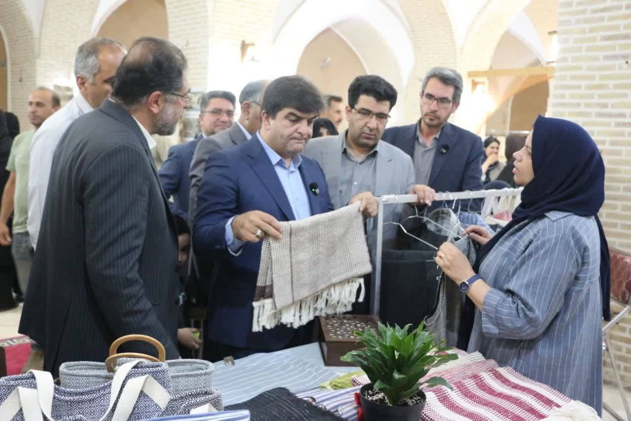 سومین جشنواره دست‌بافته‌های کاربافی اردکان&nbsp; افتتاح شد