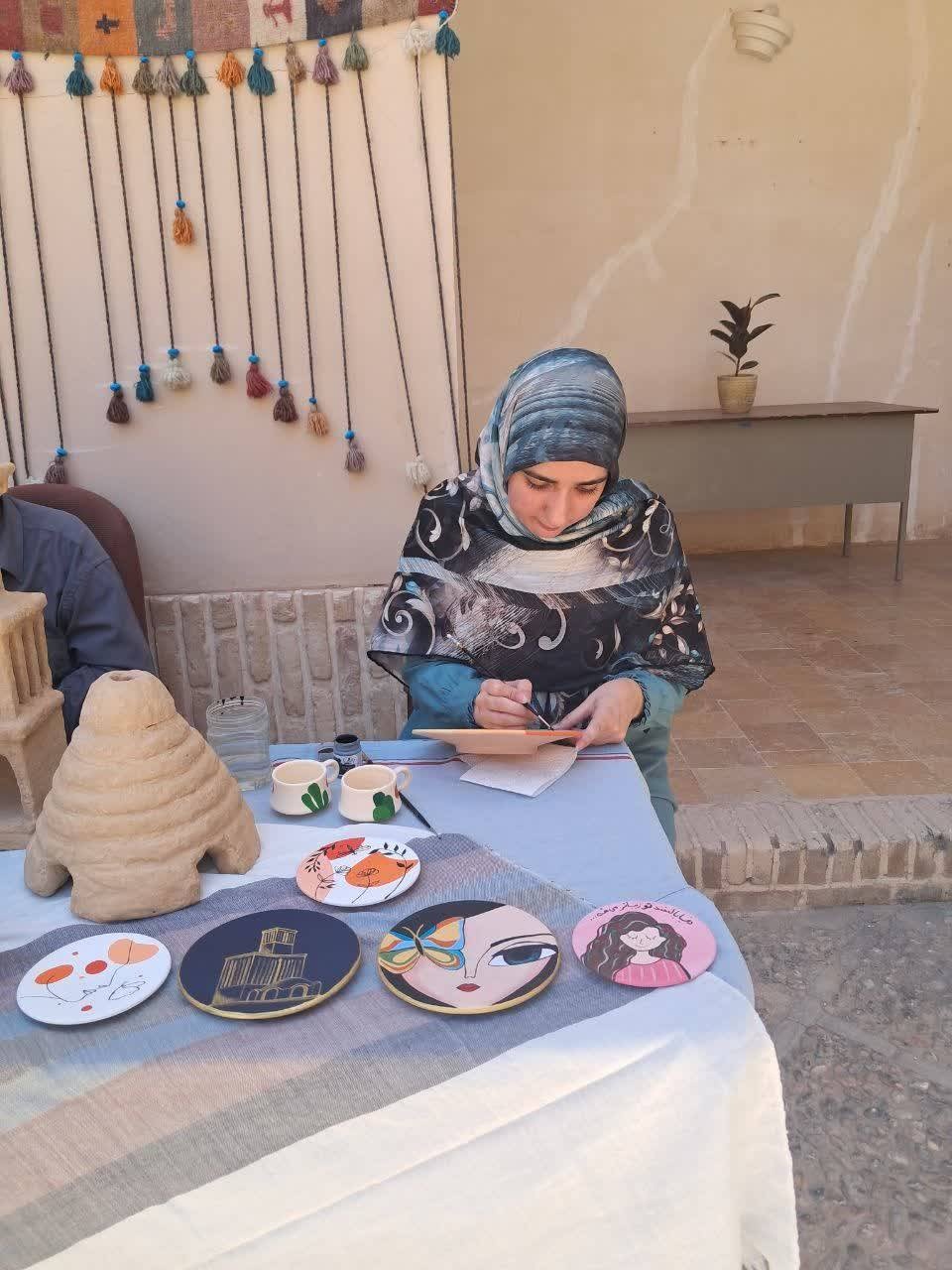 افتتاح نمایشگاه صنایع دستی در خانه تاریخی صولت ابرکوه