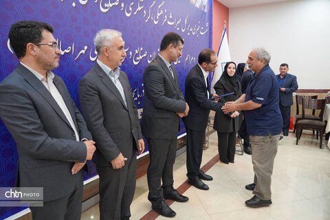 نشست خبری مدیرکل میراث‌فرهنگی، گردشگری و صنایع‌دستی آذربایجان غربی با خبرنگاران