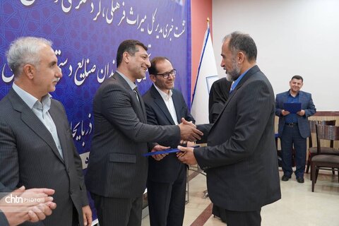 نشست خبری مدیرکل میراث‌فرهنگی، گردشگری و صنایع‌دستی آذربایجان غربی با خبرنگاران
