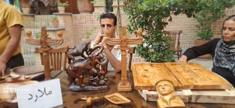 نمایشگاه صنایع‌دستی «دستان ماندگار»؛ عمارت ملوکانه
