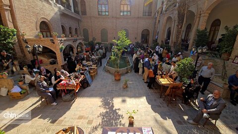نمایشگاه صنایع‌دستی «دستان ماندگار»؛ عمارت ملوکانه
