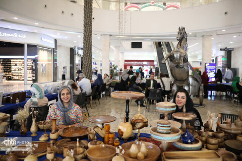 برگزاری نمایشگاه صنایع‌دستی و هنرهای سنتی در مجموعه تجاری تفریحی پارک سنتر اهواز