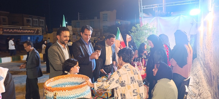 ویترینِ هنر در قلب لنده / صنایع‌دستی در محاصره میدان انقلاب + تصاویر