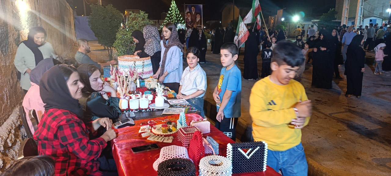 نمایشگاه صنایع دستی در میدان انقلاب شهر لنده