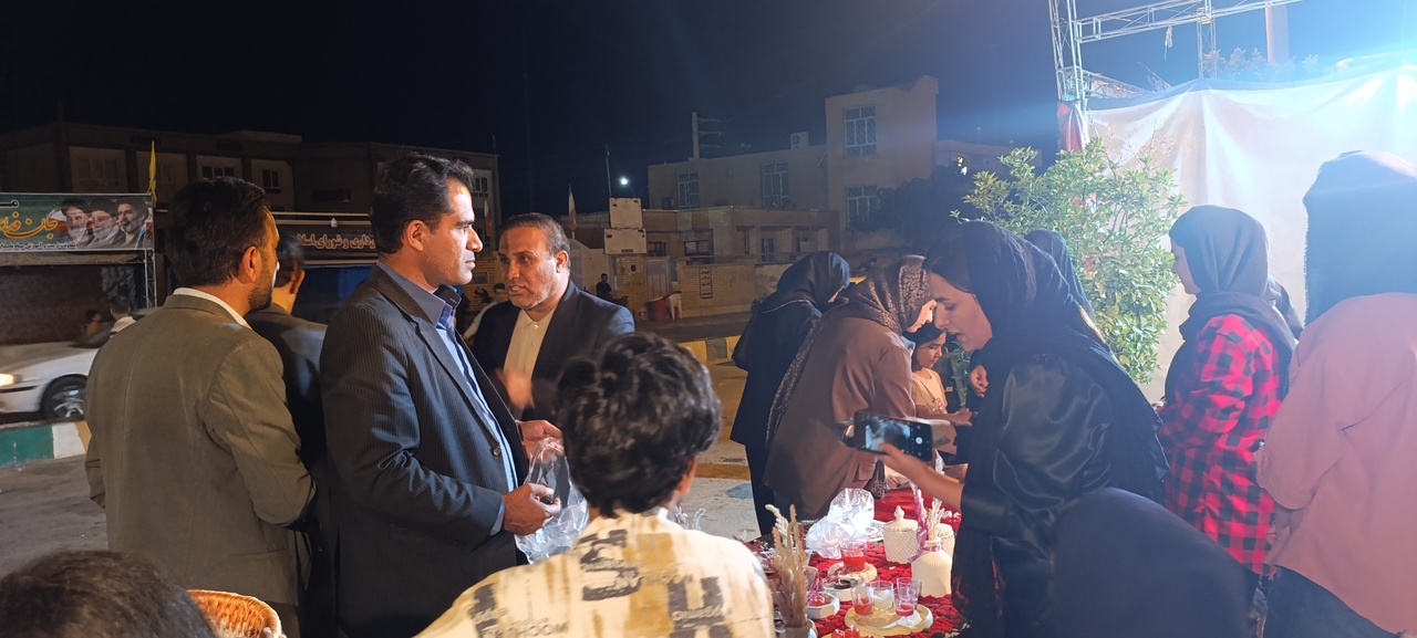 نمایشگاه صنایع دستی در میدان انقلاب شهر لنده