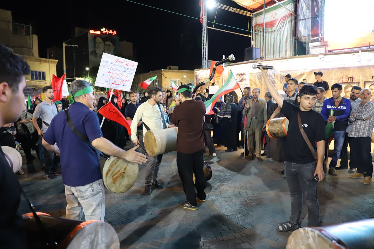 برپایی غرفه صنایعدستی زنجان در میدان انقلاب به مناسبت هفته صنایعدستی