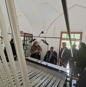 نخستین دستگاه پارچه‌بافی سنتی خراسان جنوبی رونمایی شد