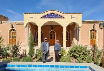 مجوز بهره‌برداری هفتمین اقامتگاه سنتی و بوم‌گردی ورامین صادر شد