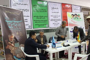 تجلی خدمت در میعادگاه نماز جمعه؛ برپایی میز خدمت اداره‌کل میراث‌فرهنگی خراسان جنوبی در بیرجند