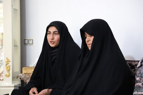دیدار با خانواده شهید جبار حسنی از صنعتگران صنایع‌دستی