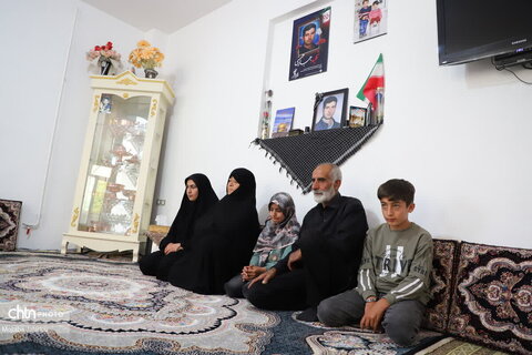 دیدار با خانواده شهید جبار حسنی از صنعتگران صنایع‌دستی