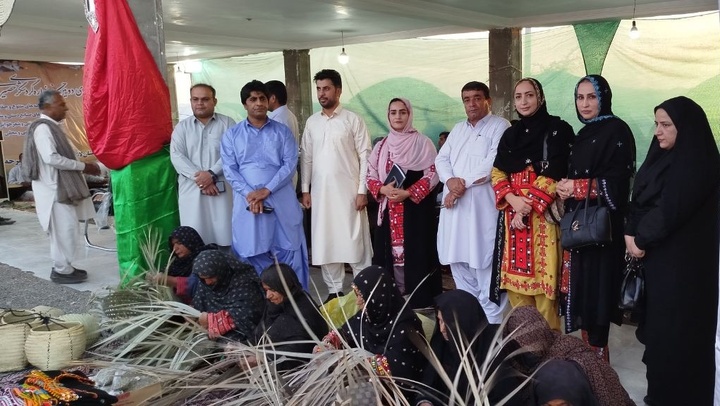 دومین جشنواره گردشگری حصیربافی به میزبانی روستای ملی تنگه سرحه در سیستان و بلوچستان برگزار شد