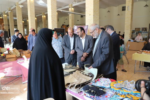 نمایشگاه صنایع‌دستی در کارخانه کبریت زنجان به مناسبت هفته صنایع‌دستی