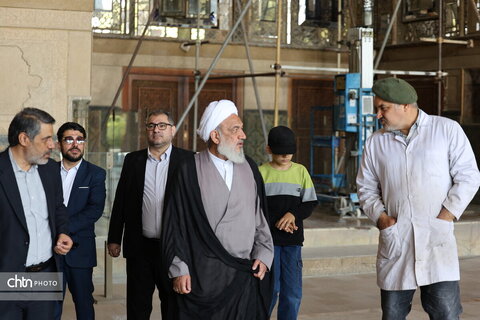 بازدید رئیس کمیسیون فرهنگی مجلس از چهلستون اصفهان