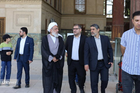 بازدید رئیس کمیسیون فرهنگی مجلس از چهلستون اصفهان