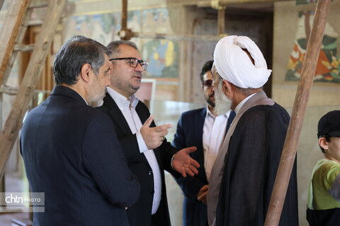 بازدید رئیس کمیسیون فرهنگی مجلس از چهلستون اصفهان