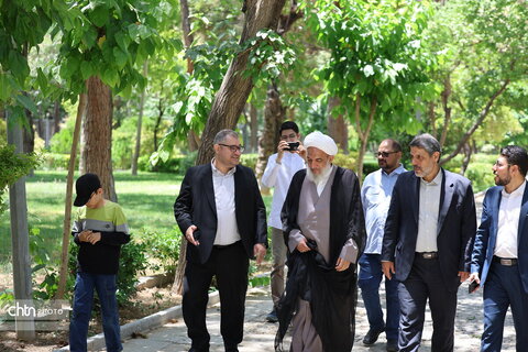 بازدید رئیس کمیسیون فرهنگی مجلس از چهلستون اصفهان