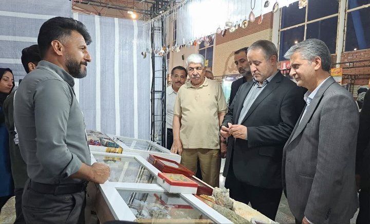 استاندار خراسان جنوبی از نمایشگاه صنایع‌دستی، گل و گیاه و سوغات بازدید کرد