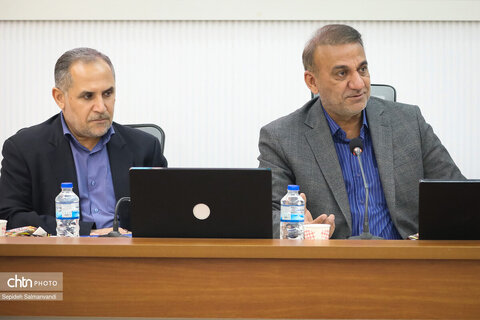 آئین نکوداشت عوامل ساخت فیــلم مستند زیر عبای عشق و نقش جان